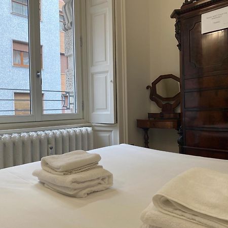 Hl Apartment - Sant'Ambrogio, Duomo Milaan Buitenkant foto