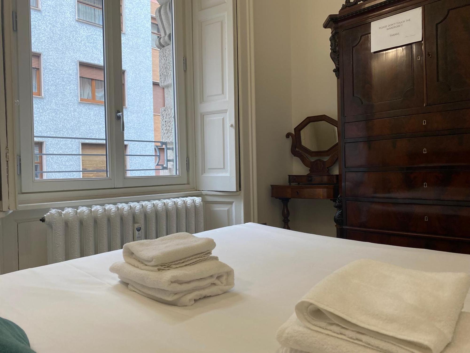 Hl Apartment - Sant'Ambrogio, Duomo Milaan Buitenkant foto